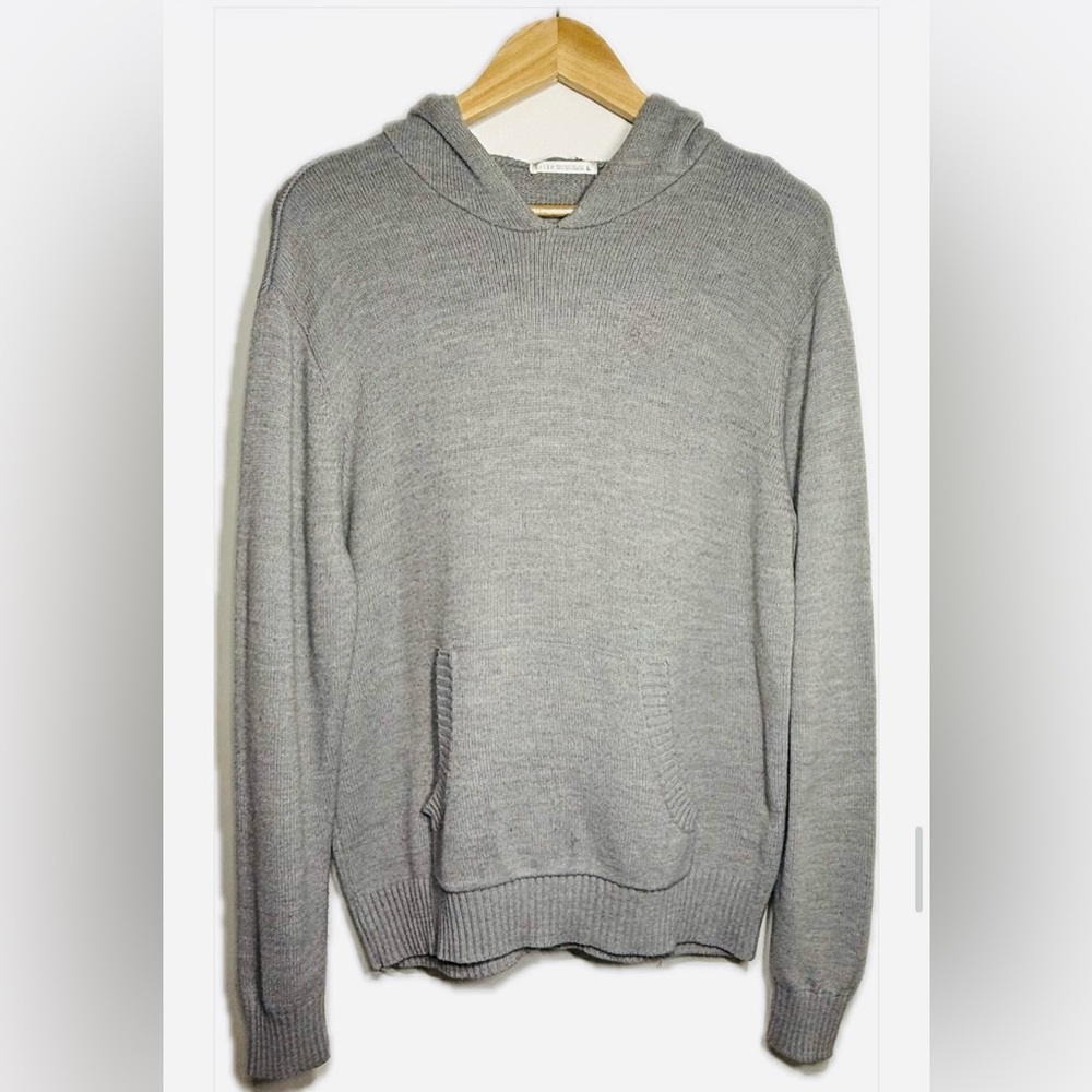 Lativ Men’s Gray Crewneck Sweater Size Large Classic Knit Pullover